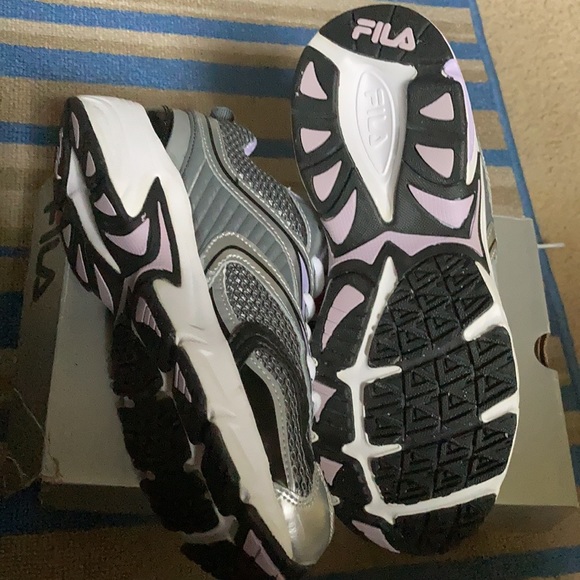 Fula- Size 7 Silver Women’s sneakers. - Picture 5 of 7